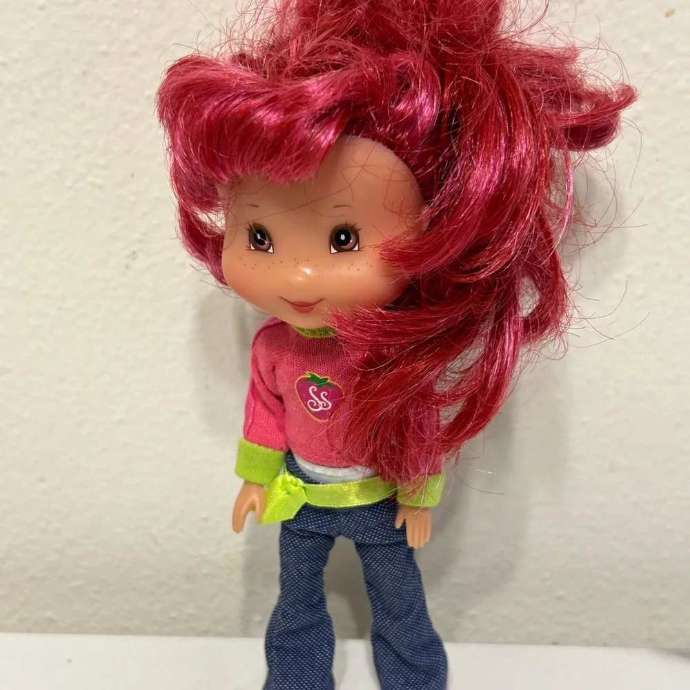 2008‎ Strawberry Shortcake Doll and Scooter by Playmates